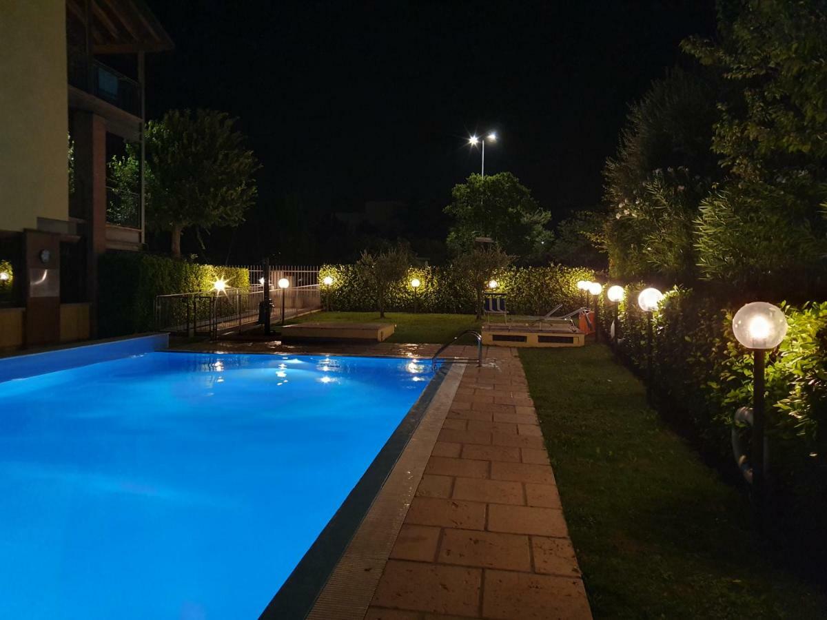 Appartamento garda felice Desenzano del Garda Esterno foto