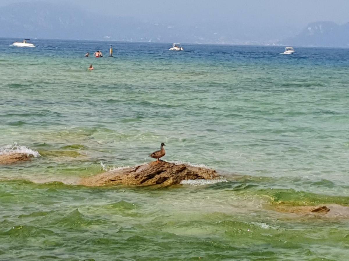 Appartamento garda felice Desenzano del Garda Esterno foto